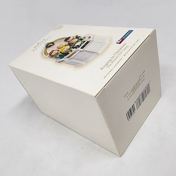 Hallmark Peanuts Ornament Ringing in Christmas 2007 Magic Wind-up Movement Choir - Picture 9 of 12